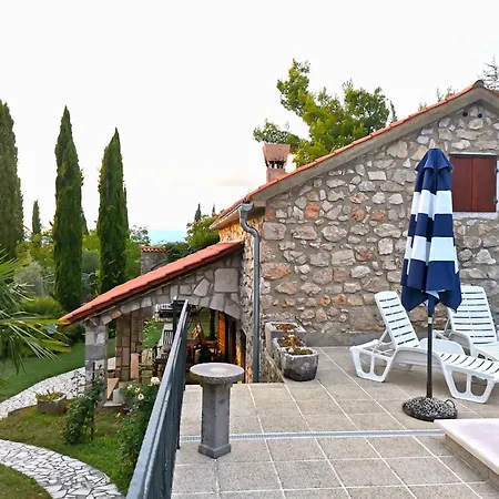 House Oasis A4+2 펜션 Dobrinj